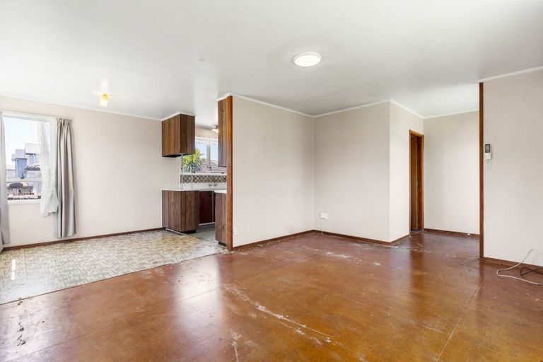 Photo of property in 27 Becker Drive, Weymouth, Auckland, 2103