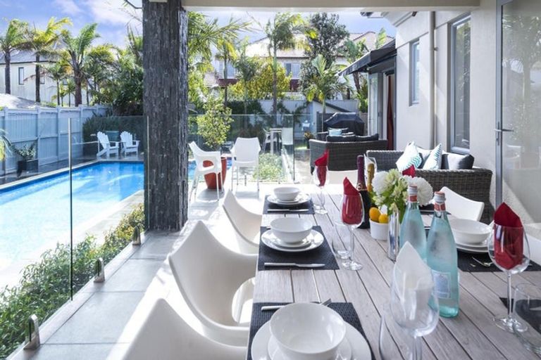 Photo of property in 43 Manor Park, Sunnyhills, Auckland, 2010