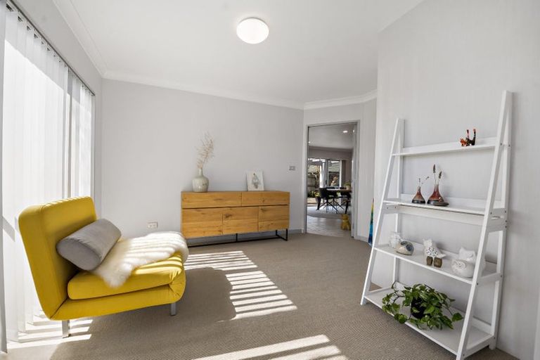 Photo of property in 11 Tolben Place, Golflands, Auckland, 2013
