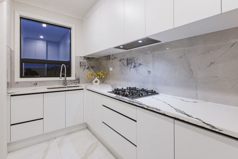 Photo of property in 28 Catalina Avenue, Rosehill, Papakura, 2113