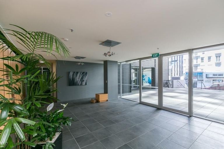 Photo of property in Montreaux Apartments, 9g/164 The Terrace, Wellington Central, Wellington, 6011