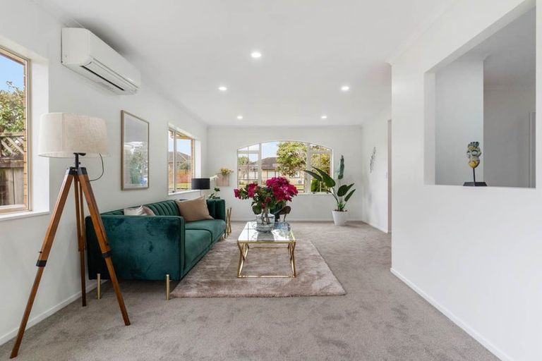 Photo of property in 3 Villino Place, Randwick Park, Auckland, 2105
