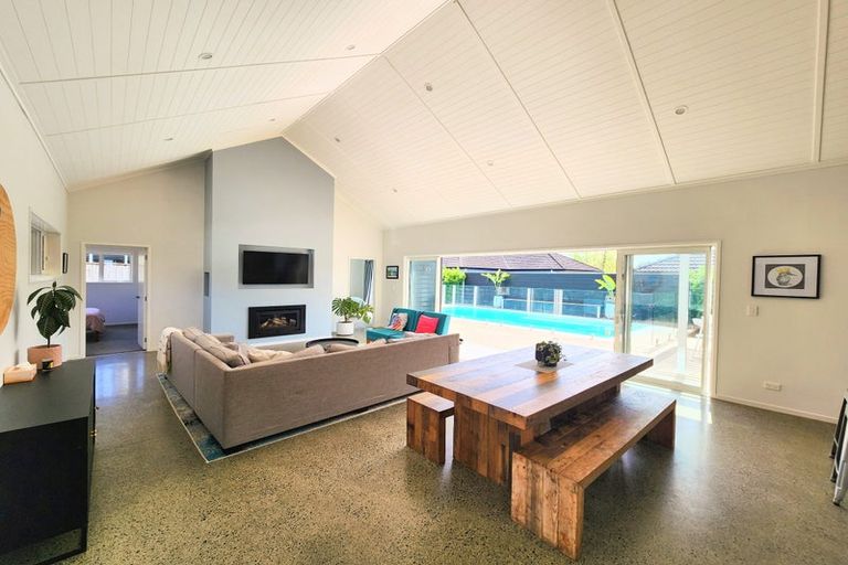 Photo of property in 6 Sophia Place, Karaka, Papakura, 2113