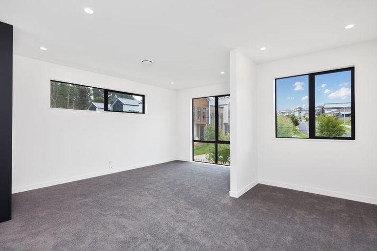 Photo of property in 5 Endurance Rise, Orewa, 0931