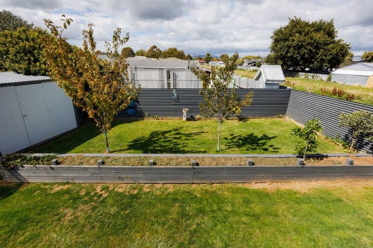 Photo of property in 16 Dunk Place, Milson, Palmerston North, 4414