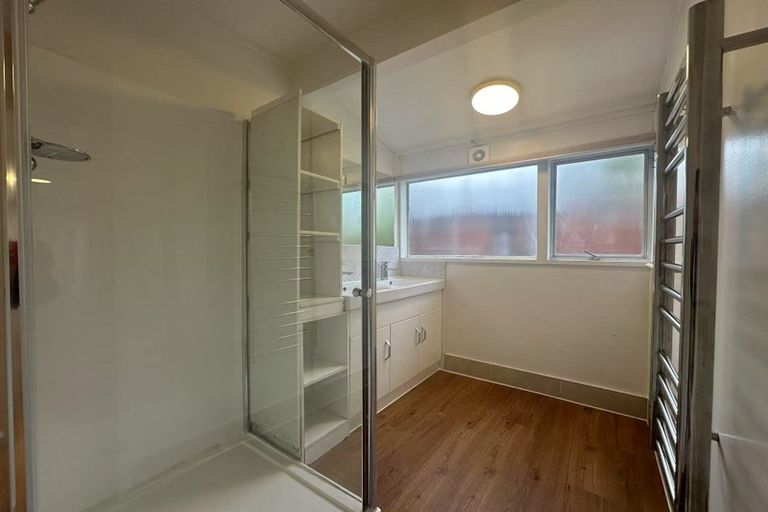 Photo of property in 9k View Road, Glenfield, Auckland, 0627