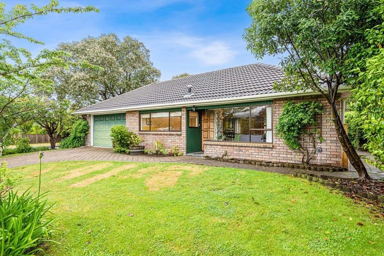 Photo of property in 33 Chilton Drive, Paraparaumu, 5032
