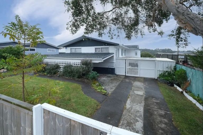 Photo of property in 6 Aquarius Avenue, Glen Eden, Auckland, 0602