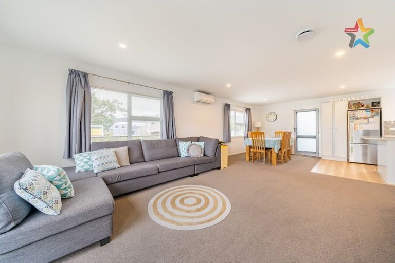 Photo of property in 25a Wainuiomata Road, Wainuiomata, Lower Hutt, 5014