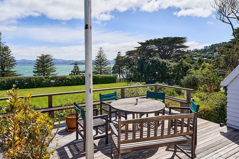 Photo of property in 5 Tui Road, Days Bay, Lower Hutt, 5013