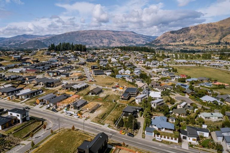 Photo of property in 195 Aubrey Road, Wanaka, 9305