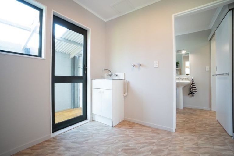 Photo of property in 15 Charles Cross Street, Longburn, Palmerston North, 4412