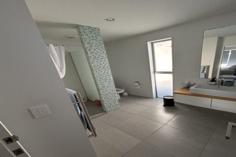 Photo of property in 1/17 De Luen Avenue, Tindalls Beach, Whangaparaoa, 0930