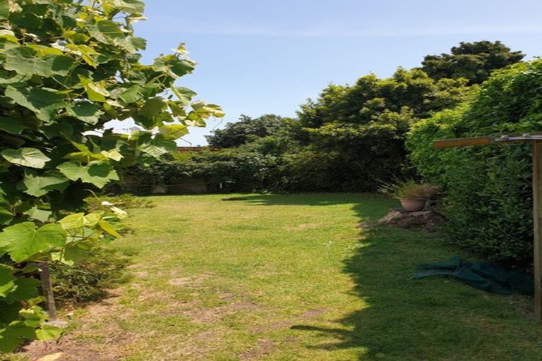 Photo of property in 18 Simcox Street, Otaki Beach, Otaki, 5512