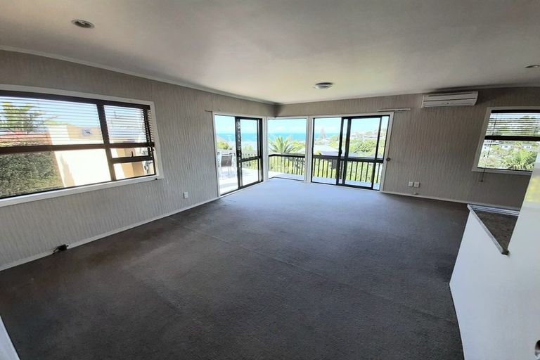 Photo of property in 2a Korotaha Terrace, Rothesay Bay, Auckland, 0630