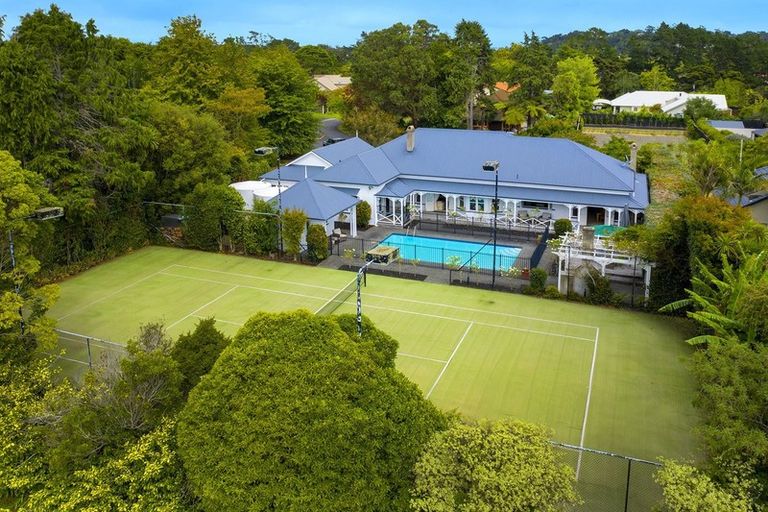 Photo of property in 9 Birchwood Grove, Greenhithe, Auckland, 0632