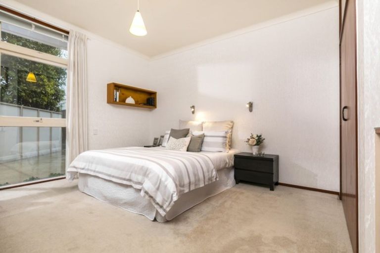 Photo of property in 116a Vauxhall Road, Narrow Neck, Auckland, 0624