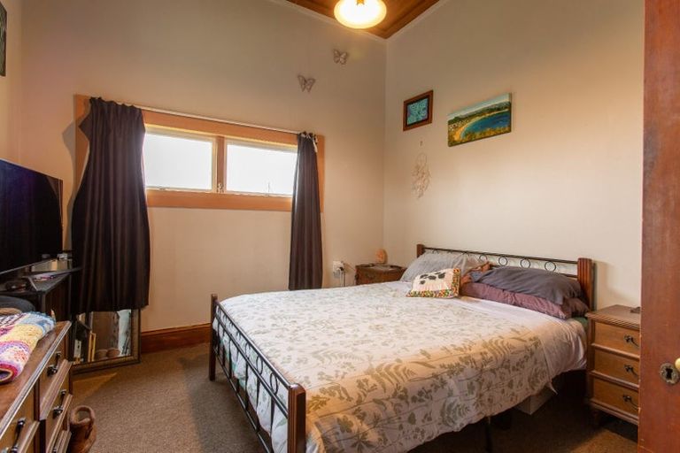 Photo of property in 13 Seddon Street, Dannevirke, 4930