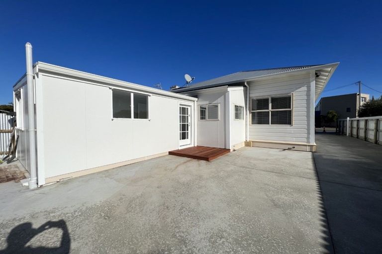 Photo of property in 27-29 Andrew Young Street, Palmerston North, 4410