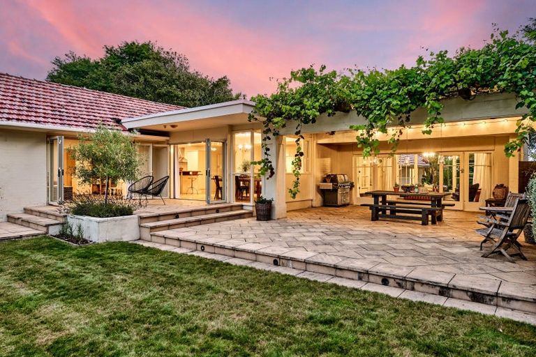 Photo of property in 46 Kawiu Road, Levin, 5510