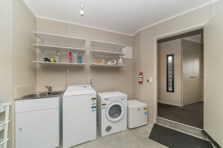 Photo of property in 187a Pacific Drive, Fitzherbert, Palmerston North, 4410