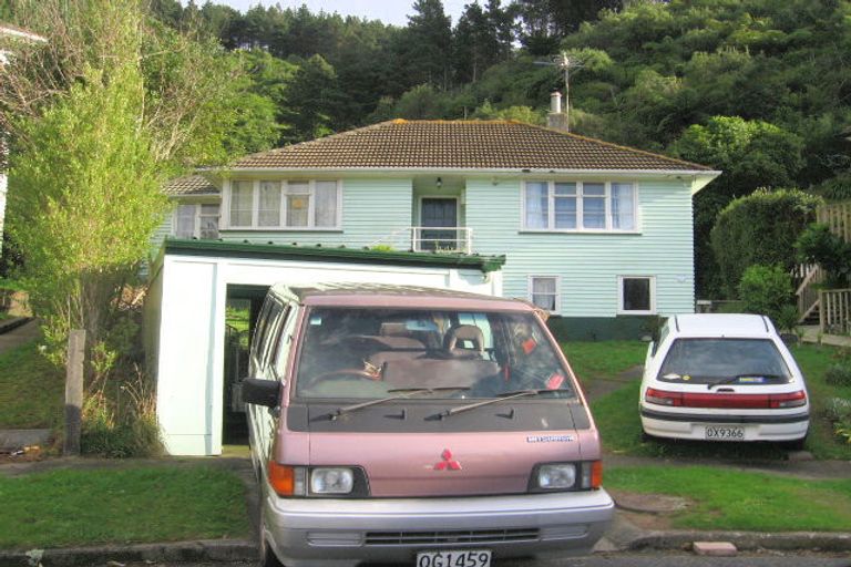 Photo of property in 20 Greer Crescent, Tawa, Wellington, 5028