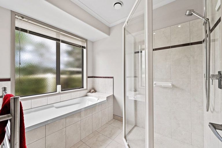 Photo of property in 175 Oraha Road, Kumeu, 0892