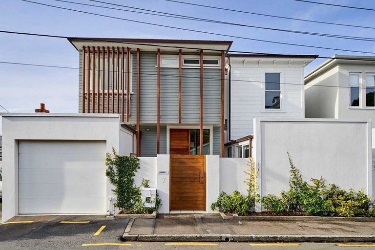 Photo of property in 7 Talavera Terrace, Kelburn, Wellington, 6012