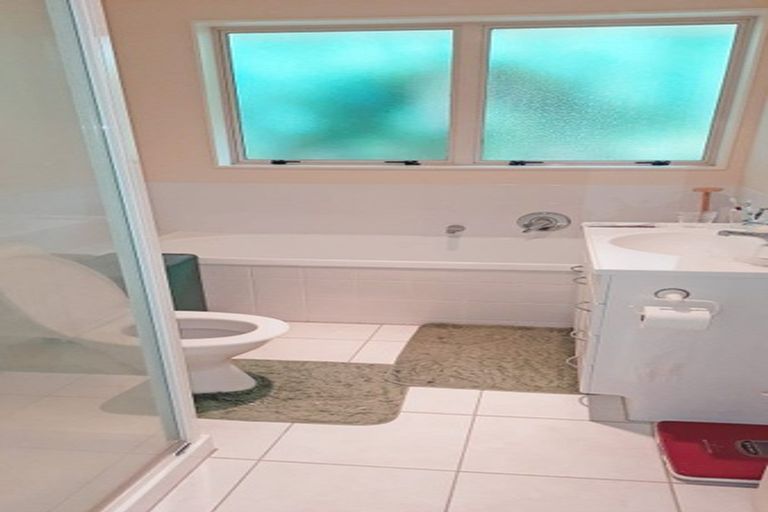 Photo of property in 9a Gendo Avenue, Henderson, Auckland, 0612