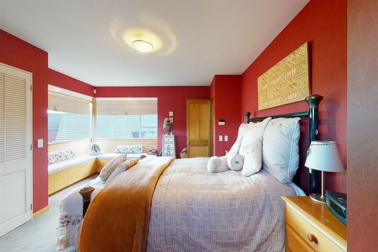 Photo of property in 10 Juliet Place, Forrest Hill, Auckland, 0620