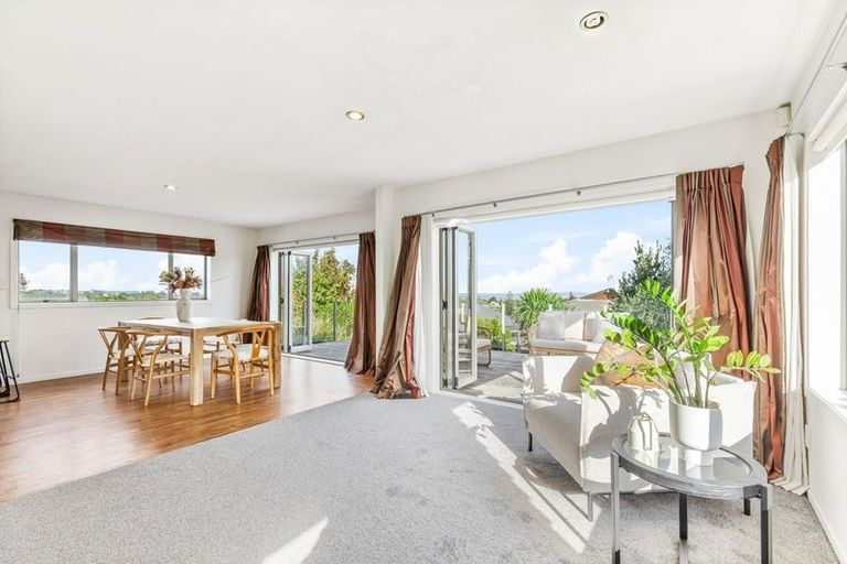 Photo of property in 80c Golf Road, New Lynn, Auckland, 0600