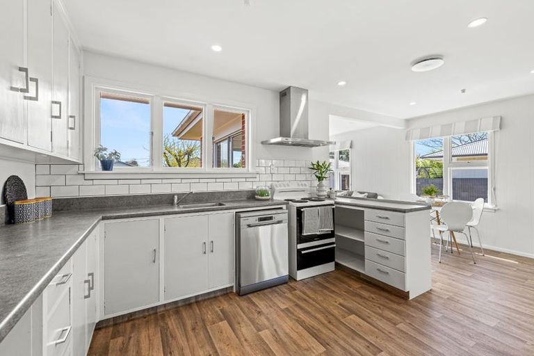 Photo of property in 31 Flower Street, Bryndwr, Christchurch, 8053