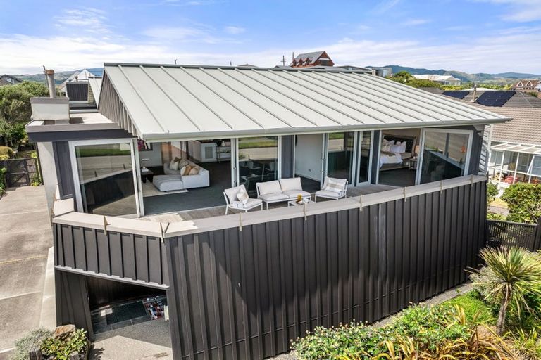 Photo of property in 88 Marine Parade, Paraparaumu Beach, Paraparaumu, 5032