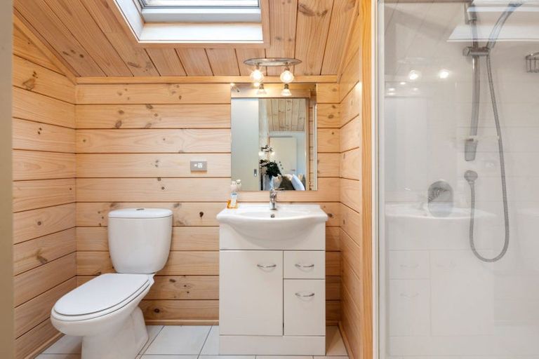 Photo of property in 15 The Esplanade, Huntington, Hamilton, 3210