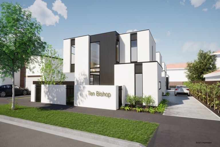 Photo of property in 2/10 Bishop Street, Green Bay, Auckland, 0604