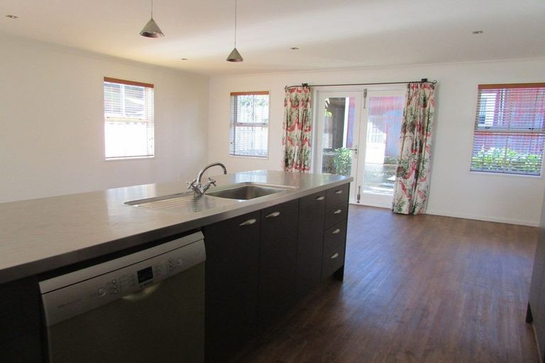 Photo of property in 66 Oxford Street, Lyttelton, 8082