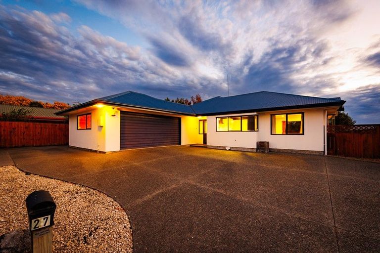 Photo of property in 27 Parnell Heights Drive, Kelvin Grove, Palmerston North, 4414