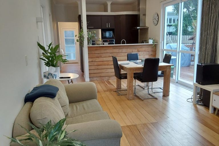 Photo of property in 2/38 Clayburn Road, Glen Eden, Auckland, 0602