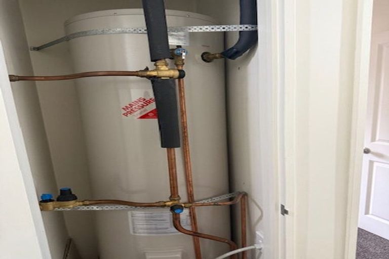 Photo of property in 1a Newbury Street, Awapuni, Palmerston North, 4412