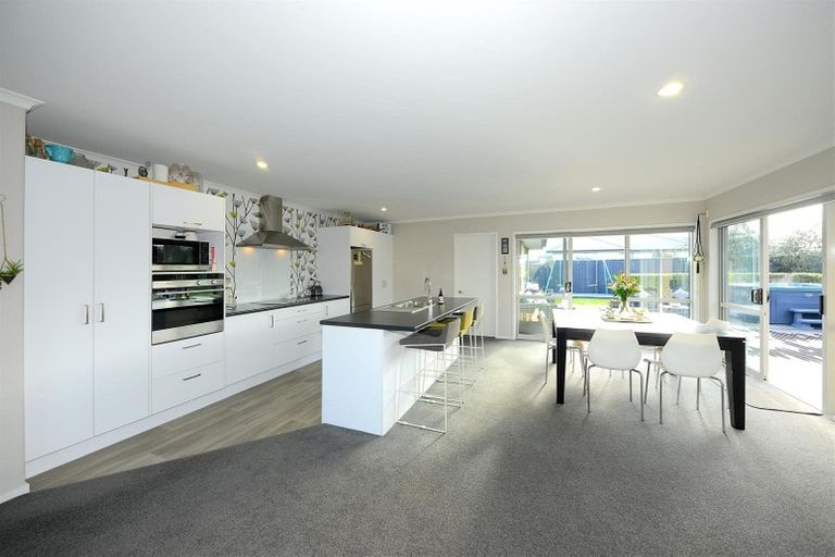 Photo of property in 7 Raymond Place, West Melton, 7618