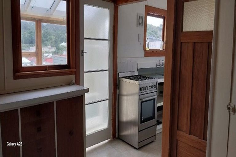 Photo of property in 15 Herald Terrace, Berhampore, Wellington, 6023