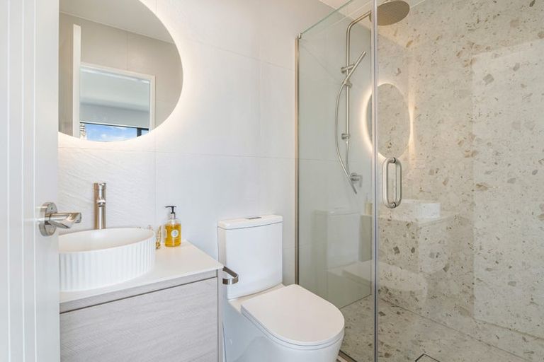 Photo of property in 49 Vera Road, Te Atatu South, Auckland, 0610