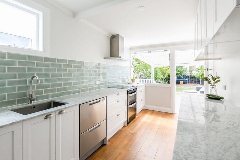 Photo of property in 137 Vigor Brown Street, Napier South, Napier, 4110