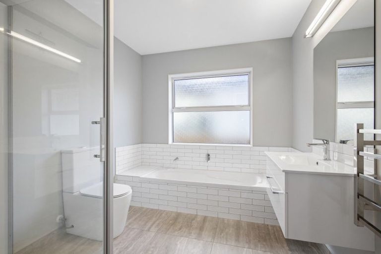 Photo of property in 3 Danden Way, Pukekohe, 2120