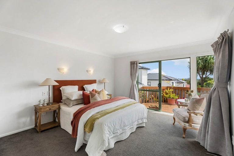 Photo of property in 9a Bradbury Road, Botany Downs, Auckland, 2010