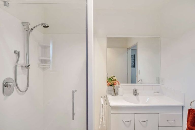 Photo of property in 1/117 Yaldhurst Road, Sockburn, Christchurch, 8042