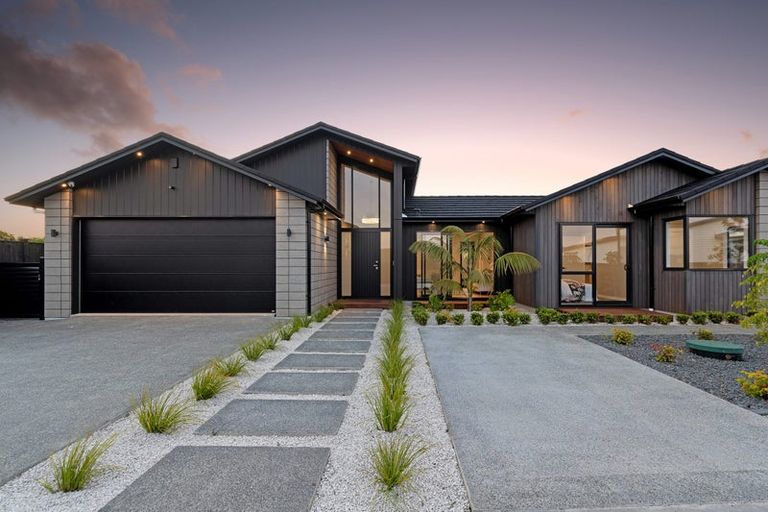 Photo of property in 56 Kewa Road, Albany Heights, Auckland, 0632