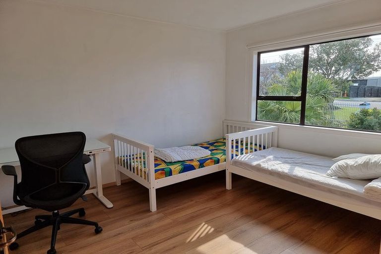 Photo of property in 1435 Whangaparaoa Road, Army Bay, Whangaparaoa, 0930