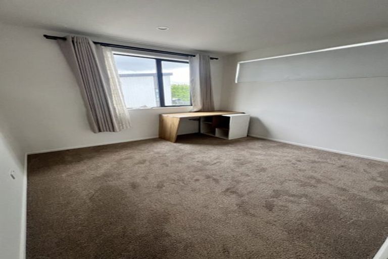 Photo of property in 4e Montmere Avenue, Te Atatu Peninsula, Auckland, 0610