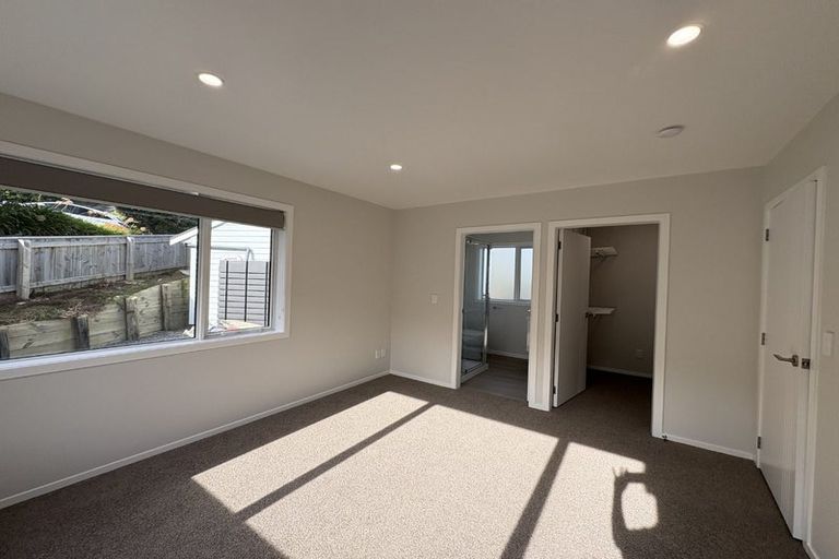 Photo of property in 1/5 Tawa Terrace, Tawa, Wellington, 5028
